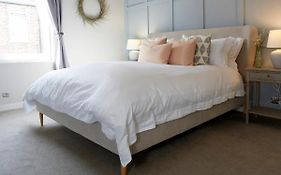 The Bishy By Chateau Anna, York City Centre & Free Parking